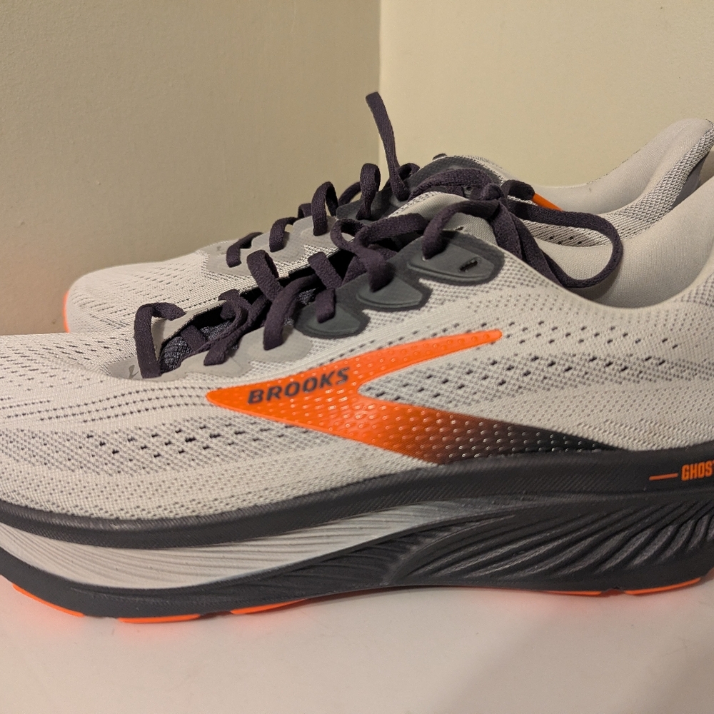 Brooks Ghost 17 Size 10 Wide New - Picture 2 of 6
